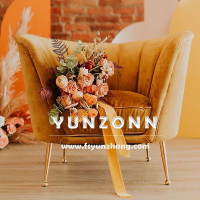เก้าอี้เลานจ์กำมะหยี่สำหรับงานแต่งงานแบบยุโรปและโซฟา Love Seat สำหรับงานอีเว้นท์ของโรงแรม