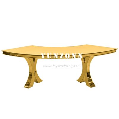 ราคาดี โต๊ะจัดเลี้ยงแต่งงานกระจกและโลหะทรง S-Shape ขาไขว้สีทองสำหรับโรงแรมกลางแจ้ง งานอีเวนต์ และปาร์ตี้ ออนไลน์